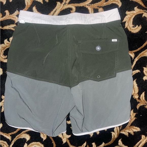 Vuori Men’s Cruise Boardshort V314 Green Multi Sz 28 - Picture 3 of 6